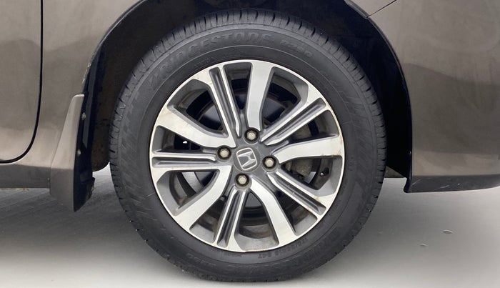 2017 Honda City V MT PETROL, Petrol, Manual, 44,308 km, Right Front Wheel