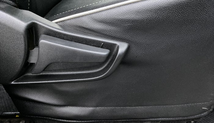 2020 Maruti S PRESSO VXI, Petrol, Manual, 21,527 km, Driver Side Adjustment Panel