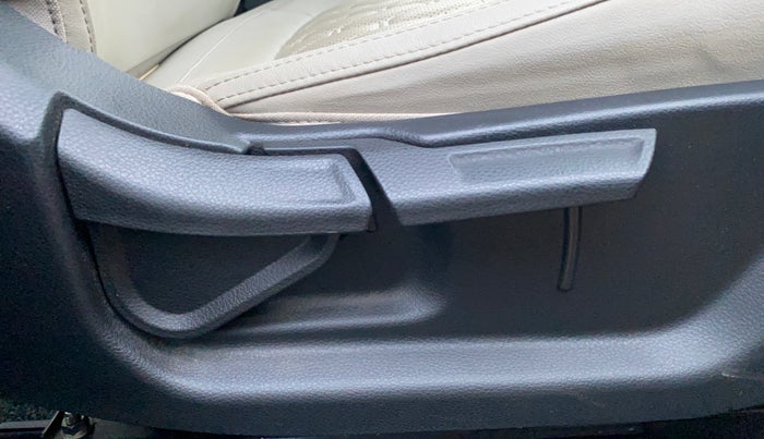 2020 KIA SELTOS HTX 1.5 PETROL, Petrol, Manual, 52,650 km, Driver Side Adjustment Panel