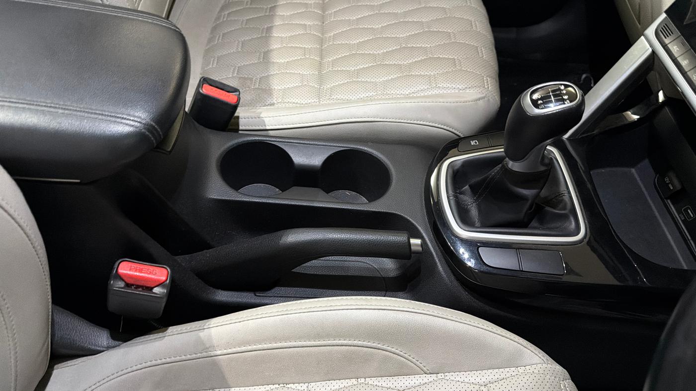 2021 KIA SELTOS HTX 1.5 PETROL, Petrol, Manual, 79,917 km, Gear Lever