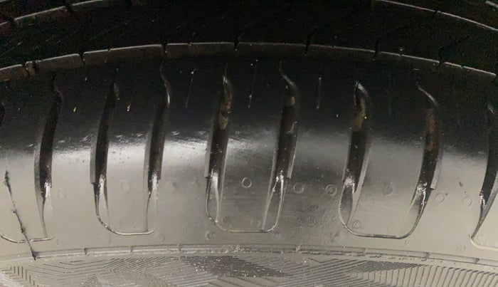 2017 Hyundai Creta E PLUS 1.6 PETROL, Petrol, Manual, 80,850 km, Left Rear Tyre Tread