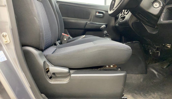2013 Maruti Wagon R Stingray VXI, Petrol, Manual, 1,06,893 km, Driver Side Adjustment Panel