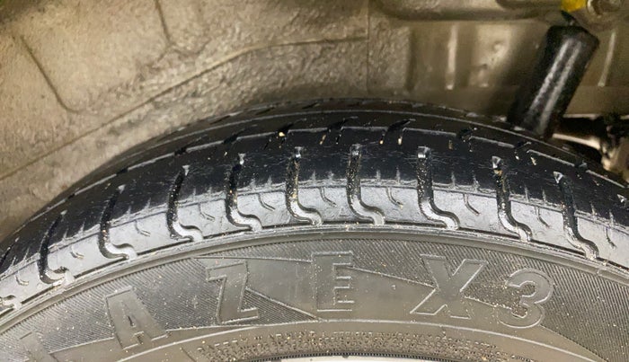 2013 Maruti Wagon R Stingray VXI, Petrol, Manual, 1,06,893 km, Left Rear Tyre Tread