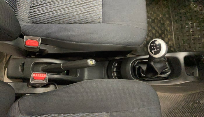 2013 Maruti Wagon R Stingray VXI, Petrol, Manual, 1,06,893 km, Gear Lever