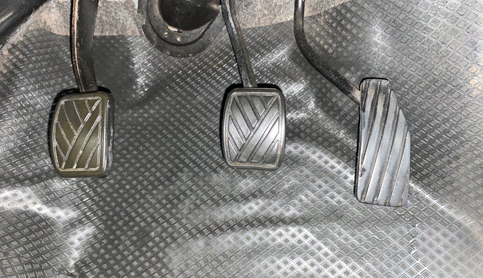 2013 Maruti Wagon R Stingray VXI, Petrol, Manual, 1,06,893 km, Pedals