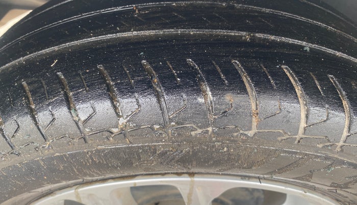 2024 Maruti Swift ZXI, Petrol, Manual, 59,192 km, Right Rear Tyre Tread
