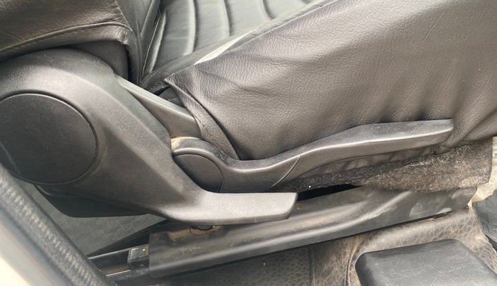 2024 Maruti Swift ZXI, Petrol, Manual, 59,192 km, Driver Side Adjustment Panel