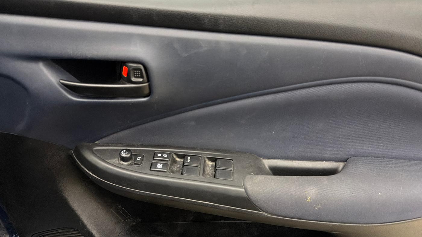 2022 Maruti Baleno DELTA PETROL 1.2, Petrol, Manual, 74,092 km, Driver Side Door Panels Control