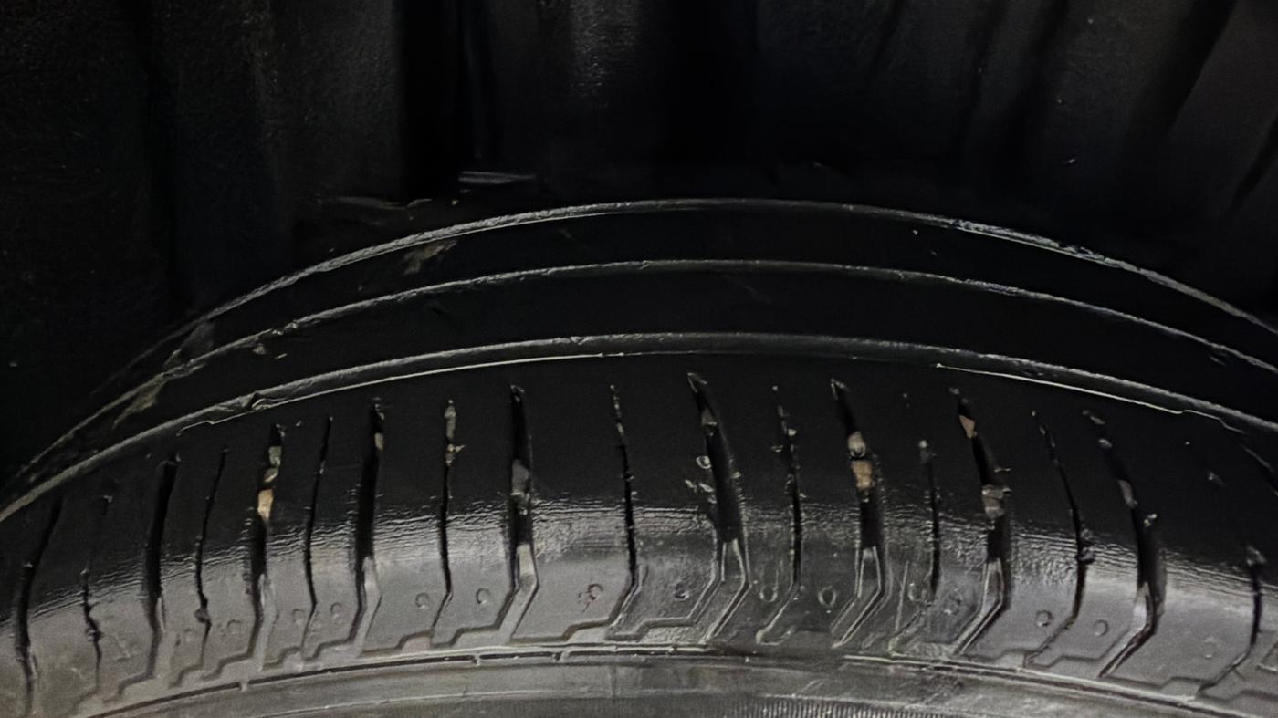 2022 Maruti Baleno DELTA PETROL 1.2, Petrol, Manual, 74,092 km, Right Rear Tyre Tread