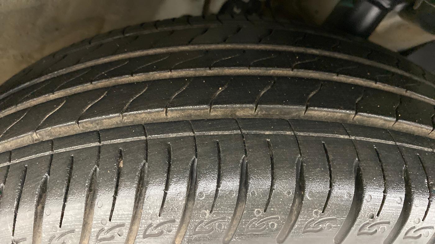 2021 Hyundai VENUE 1.0L Turbo GDI SX MT, Petrol, Manual, 7,135 km, Right Front Tyre Tread