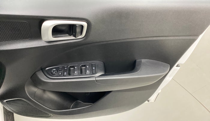 2021 Hyundai VENUE 1.0L Turbo GDI SX MT, Petrol, Manual, 7,135 km, Driver Side Door Panels Control