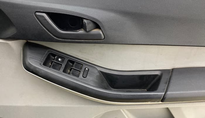 2022 Tata Tiago XTA PETROL, Petrol, Automatic, 82,352 km, Driver Side Door Panels Control