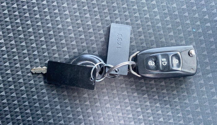 2018 Tata Tiago XZA PETROL, Petrol, Automatic, 45,069 km, Key Close Up