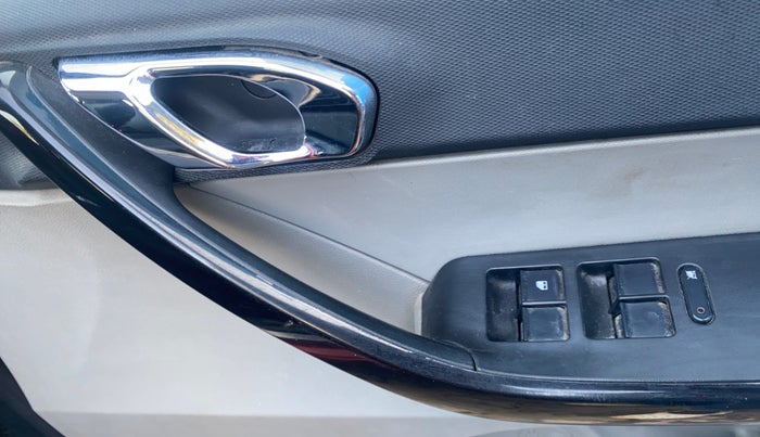 2018 Tata Tiago XZA PETROL, Petrol, Automatic, 45,069 km, Driver Side Door Panels Control