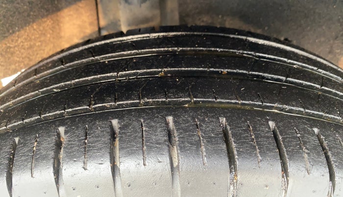 2019 Maruti Baleno ZETA PETROL 1.2, Petrol, Manual, 35,842 km, Right Rear Tyre Tread