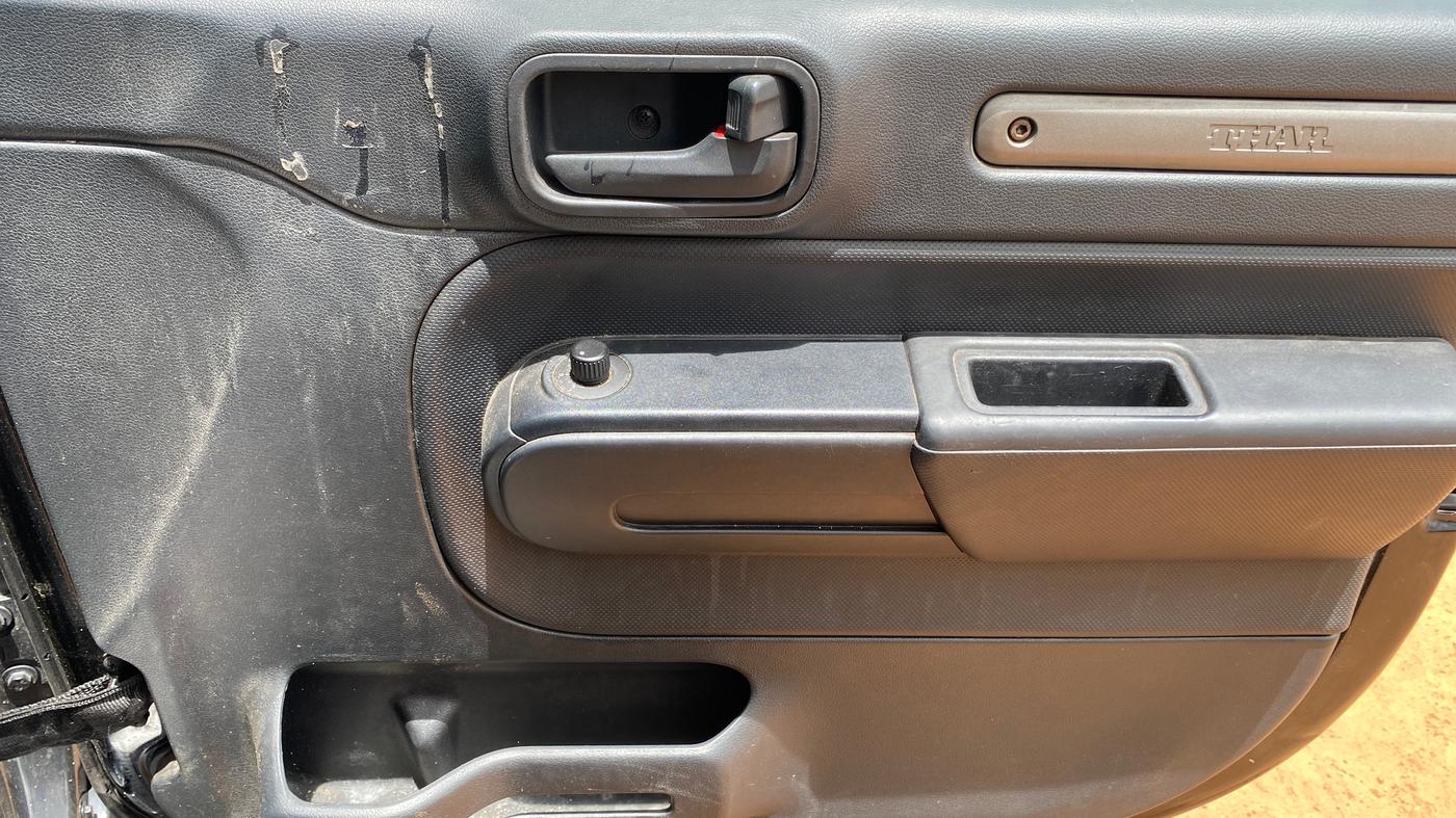 2020 Mahindra Thar LX  P 4WD AT CONVERTIBLE, Petrol, Automatic, 44,139 km, Driver Side Door Panels Control