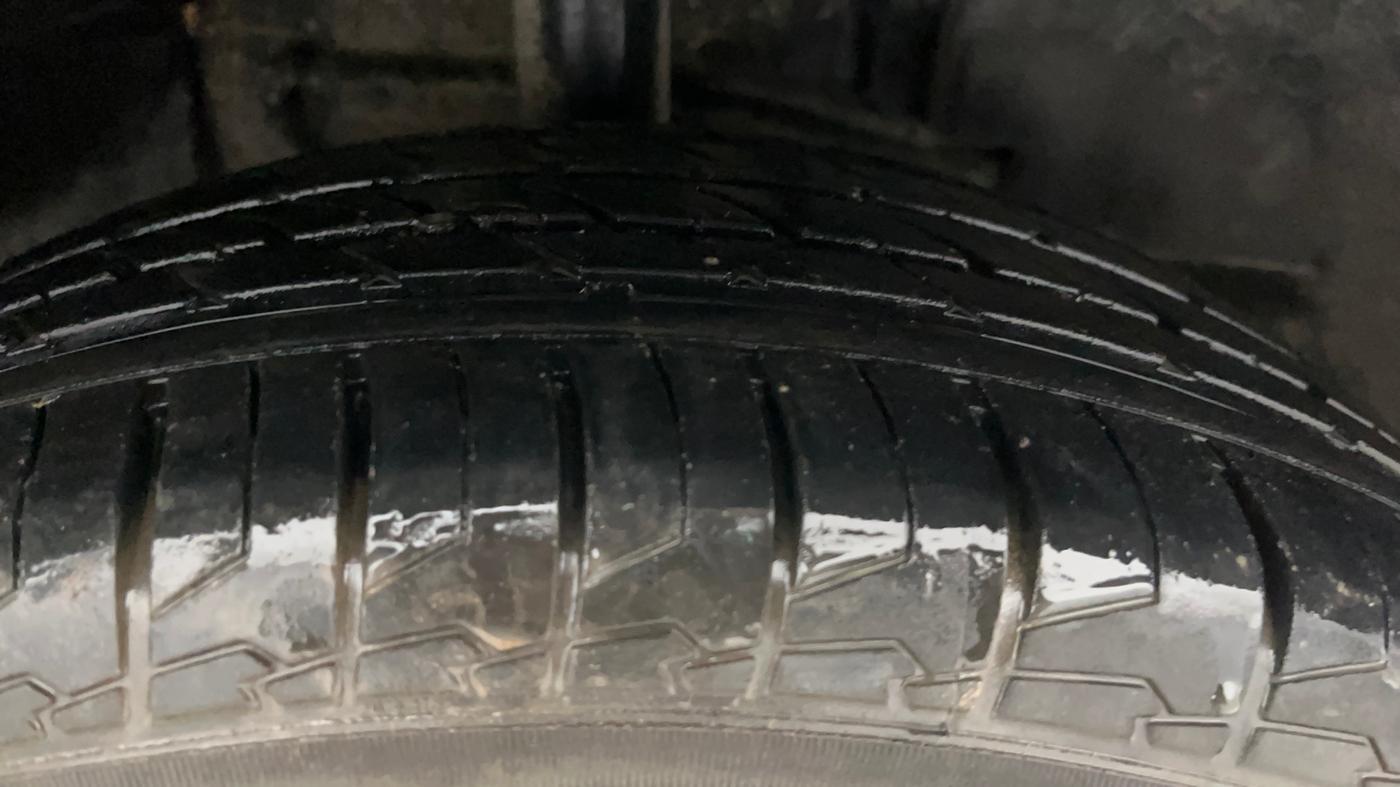 2019 Tata NEXON XM PETROL, Petrol, Manual, 70,091 km, Right Front Tyre Tread