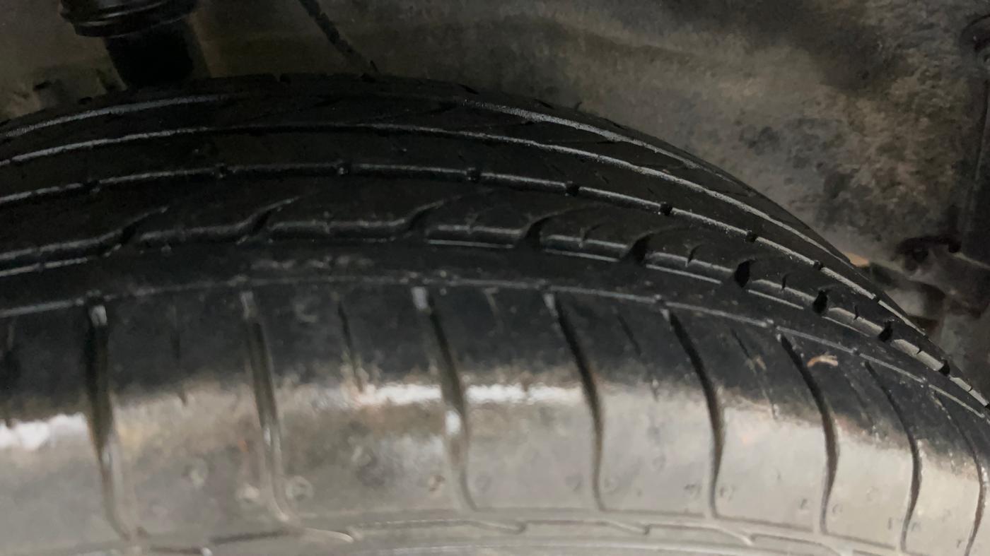 2019 Tata NEXON XM PETROL, Petrol, Manual, 70,091 km, Right Rear Tyre Tread