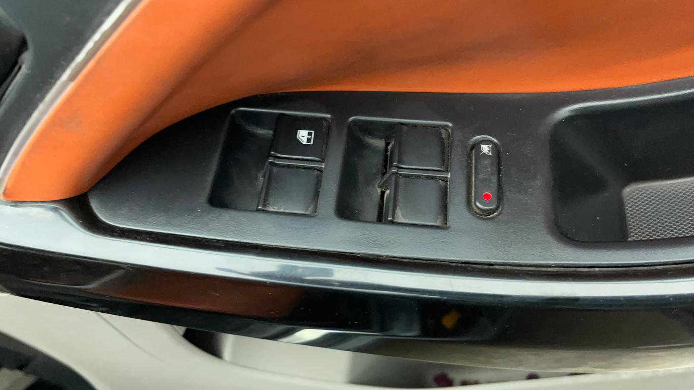 2019 Tata NEXON XM PETROL, Petrol, Manual, 70,091 km, Driver Side Door Panels Control