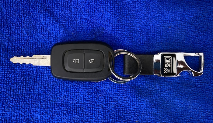 2022 Renault Kwid 1.0 RXT Opt, Petrol, Manual, 7,674 km, Key Close Up