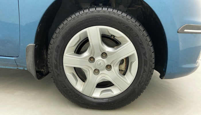 2018 Nissan Micra Active XL(O), Petrol, Manual, 18,993 km, Right Front Wheel