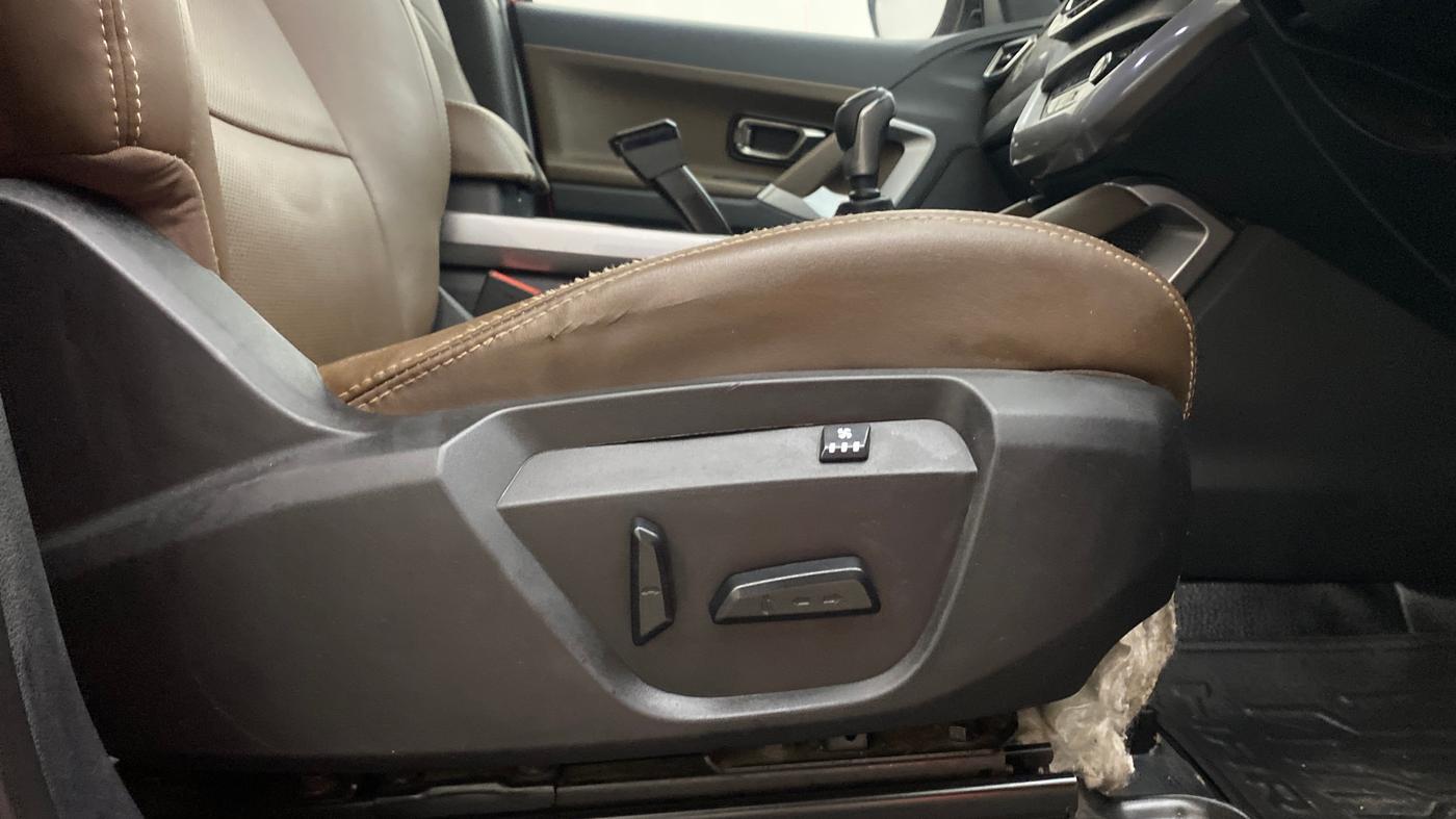 2022 Tata Harrier XZ PLUS 2.0L, Diesel, Manual, 94,999 km, Driver Side Adjustment Panel