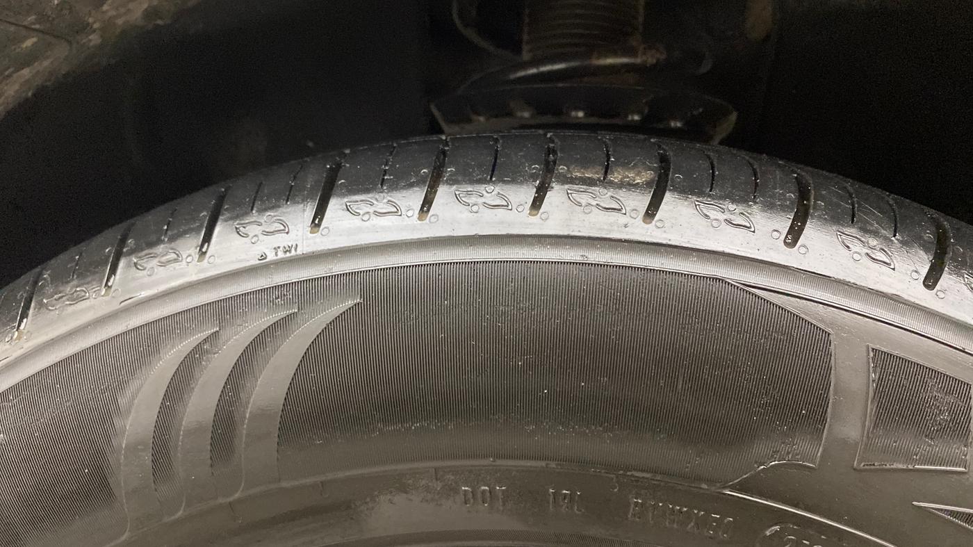 2022 Tata Harrier XZ PLUS 2.0L, Diesel, Manual, 94,999 km, Left Front Tyre Tread