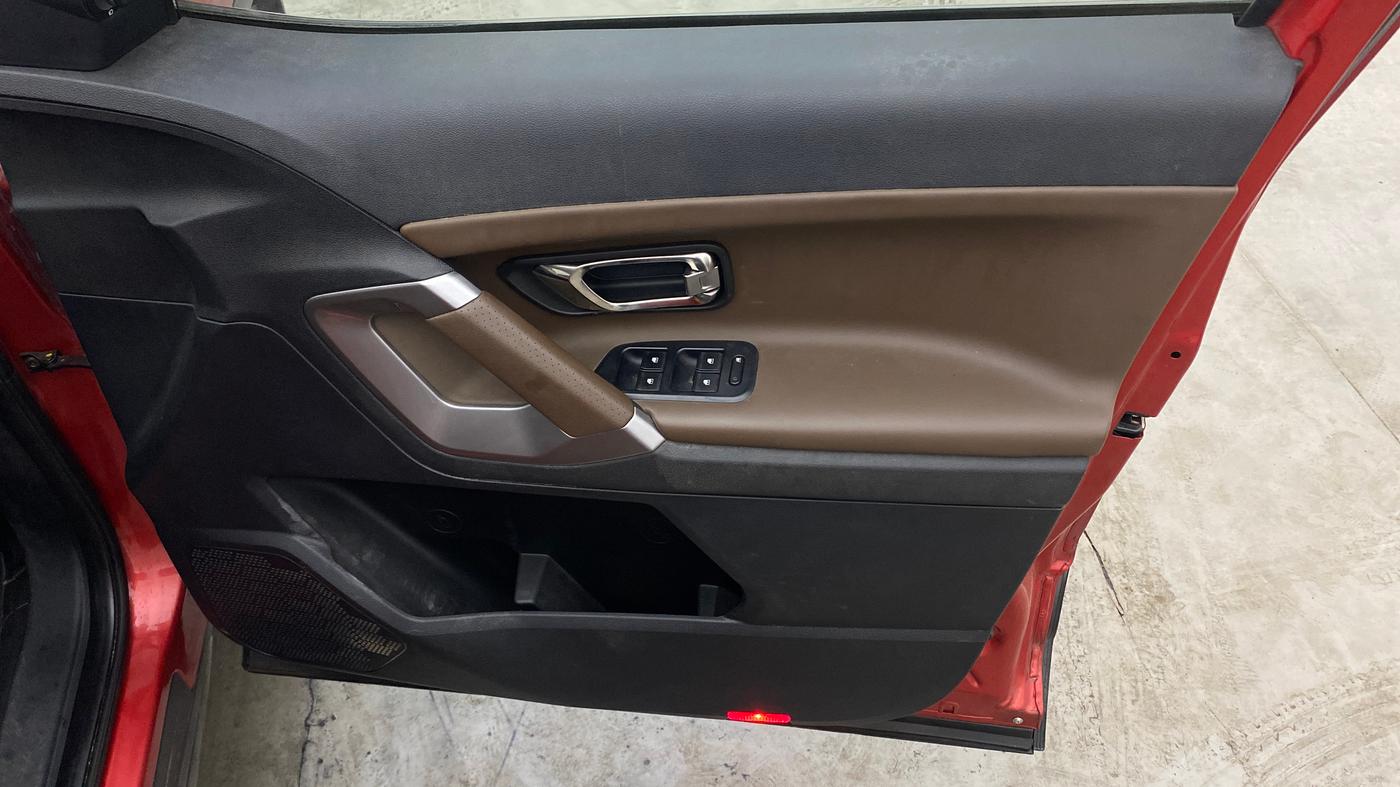 2022 Tata Harrier XZ PLUS 2.0L, Diesel, Manual, 94,999 km, Driver Side Door Panels Control