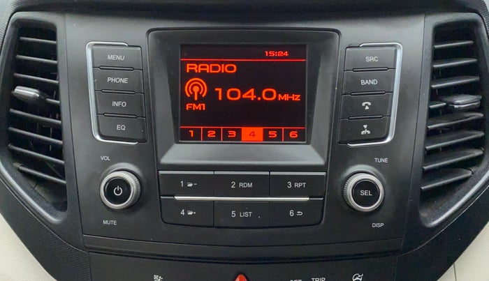 2022 Mahindra XUV300 W6 1.5 DIESEL AMT, Diesel, Automatic, 7,064 km, Infotainment System