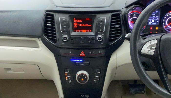 2022 Mahindra XUV300 W6 1.5 DIESEL AMT, Diesel, Automatic, 7,064 km, Air Conditioner