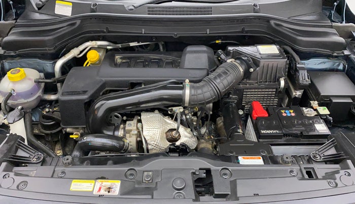 2022 Mahindra XUV300 W6 1.5 DIESEL AMT, Diesel, Automatic, 7,064 km, Open Bonet