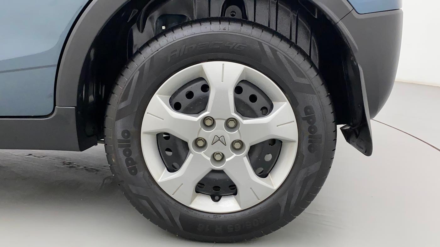 2022 Mahindra XUV300 W6 1.5 DIESEL AMT, Diesel, Automatic, 7,064 km, Left Rear Wheel