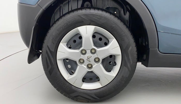 2022 Mahindra XUV300 W6 1.5 DIESEL AMT, Diesel, Automatic, 7,064 km, Right Rear Wheel