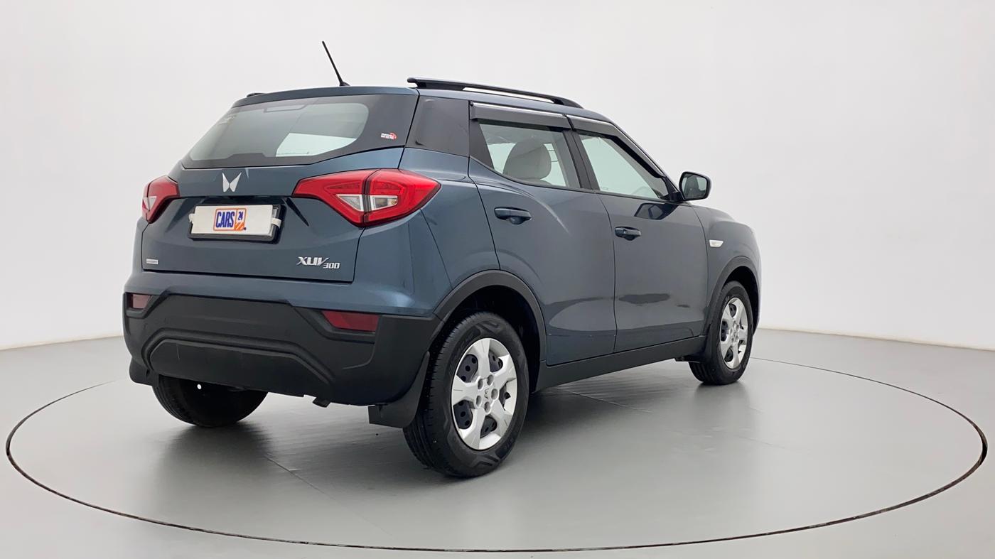 2022 Mahindra XUV300 W6 1.5 DIESEL AMT, Diesel, Automatic, 7,064 km, Right Back Diagonal