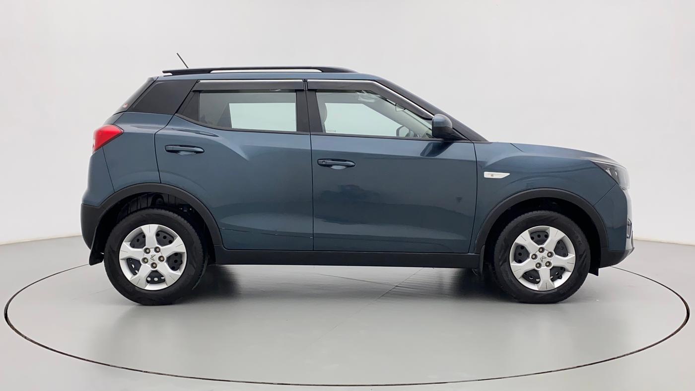 2022 Mahindra XUV300 W6 1.5 DIESEL AMT, Diesel, Automatic, 7,064 km, Right Side View