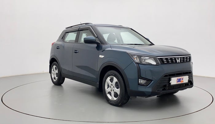 2022 Mahindra XUV300 W6 1.5 DIESEL AMT, Diesel, Automatic, 7,064 km, Right Front Diagonal