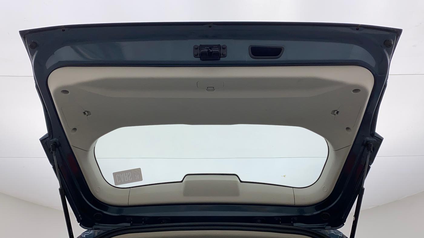 2022 Mahindra XUV300 W6 1.5 DIESEL AMT, Diesel, Automatic, 7,064 km, Boot Door Open