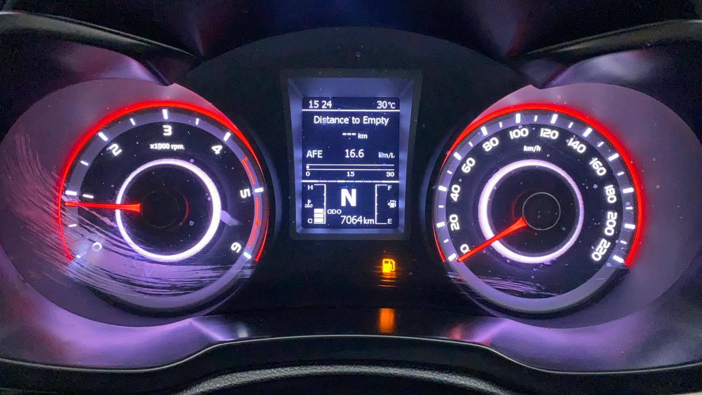 2022 Mahindra XUV300 W6 1.5 DIESEL AMT, Diesel, Automatic, 7,064 km, Odometer Image