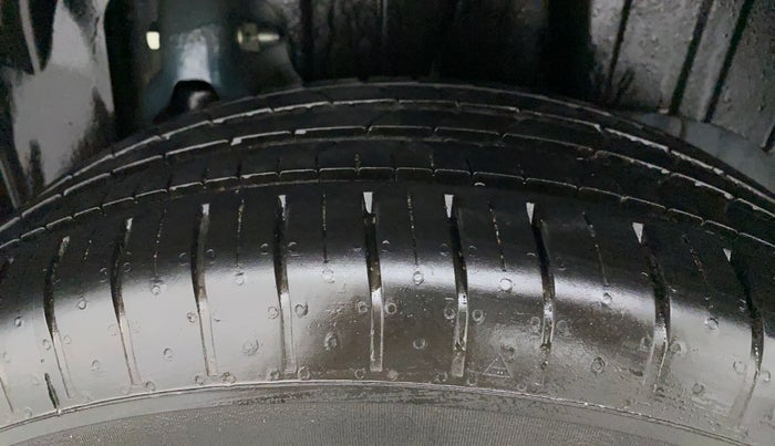 2022 Mahindra XUV300 W6 1.5 DIESEL AMT, Diesel, Automatic, 7,064 km, Left Rear Tyre Tread