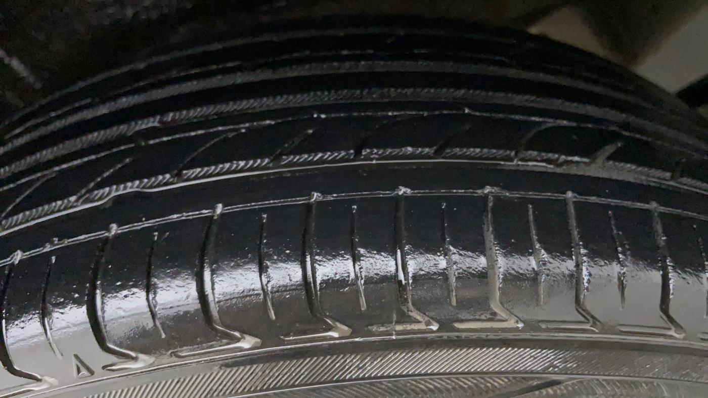 2017 Maruti Wagon R 1.0 VXI+ OPT. AMT, Petrol, Automatic, 70,836 km, Left Front Tyre Tread