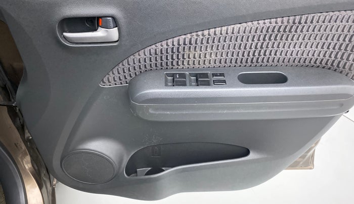 2013 Maruti Ritz VXI, Petrol, Manual, 1,07,239 km, Driver Side Door Panels Control