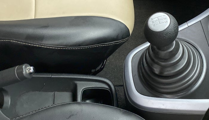 2013 Maruti Ritz VXI, Petrol, Manual, 1,07,239 km, Gear Lever
