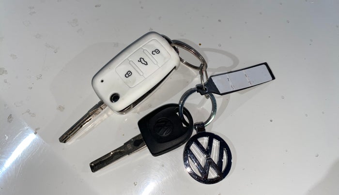 2018 Volkswagen Polo COMFORTLINE 1.0L MPI, Petrol, Manual, 43,583 km, Key Close Up