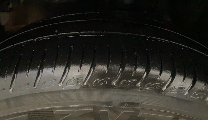 2014 Honda Amaze 1.5L I-DTEC E, Diesel, Manual, 99,956 km, Left Front Tyre Tread