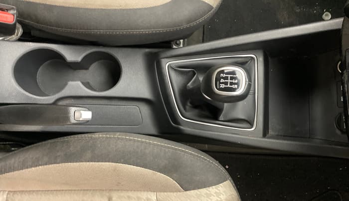 2020 Hyundai Elite i20 ASTA 1.2 (O), Petrol, Manual, 33,675 km, Gear Lever