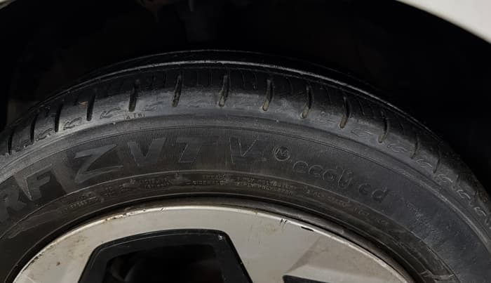 2023 Hyundai AURA S 1.2 CNG, CNG, Manual, 50,160 km, Right Front Tyre Tread