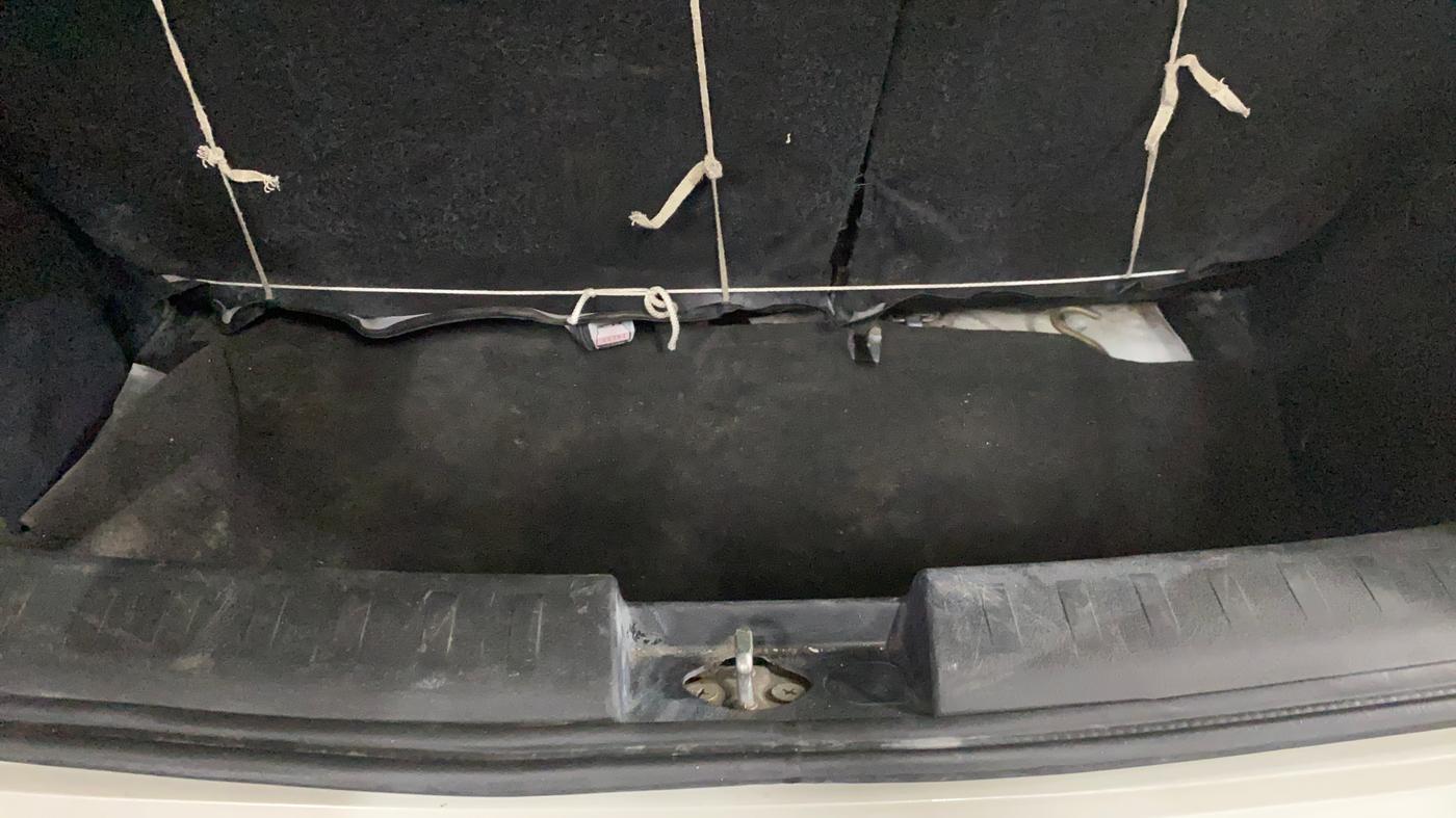 2015 Maruti Swift ZXI, Petrol, Manual, 98,211 km, Boot Inside