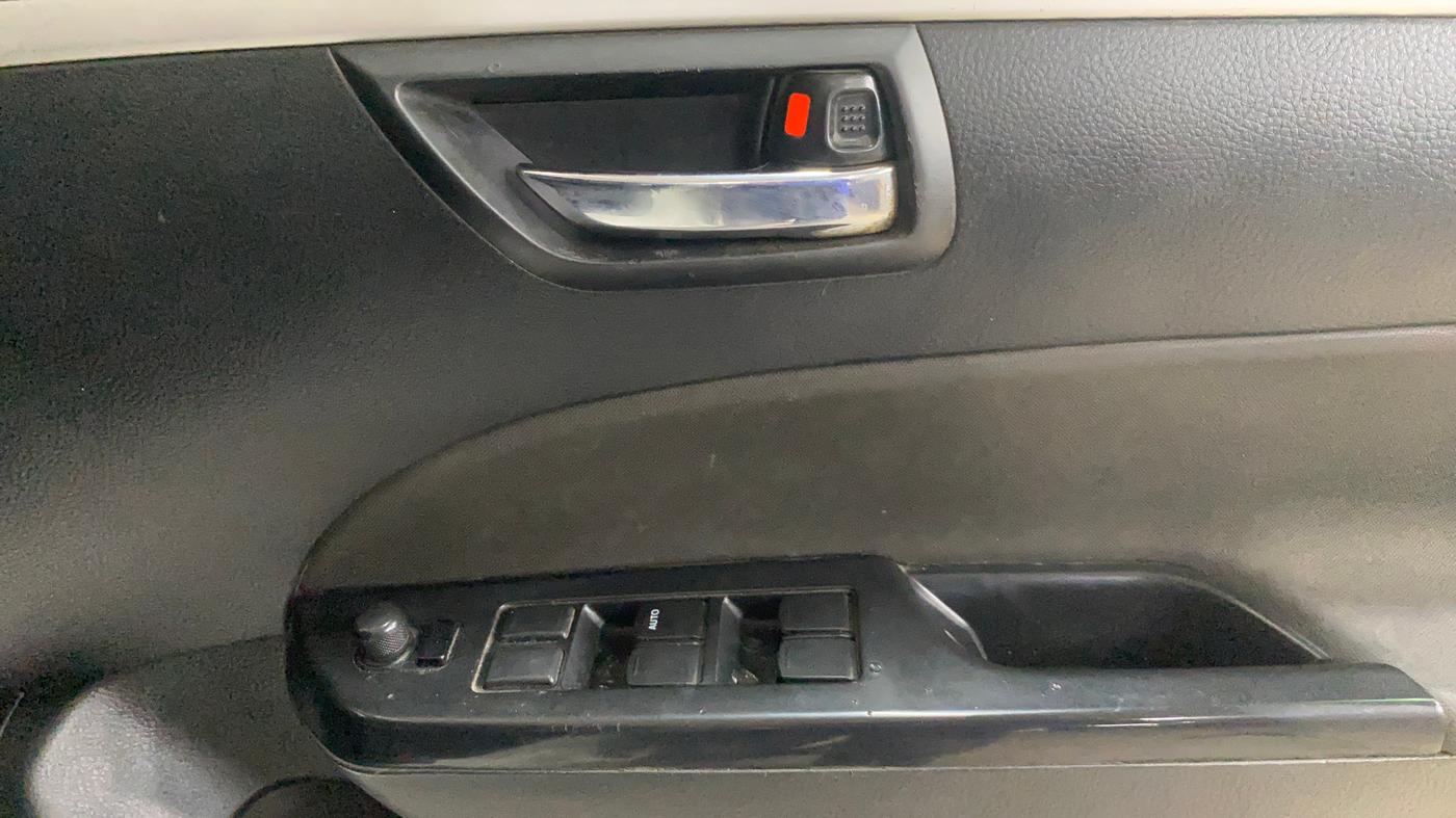 2015 Maruti Swift ZXI, Petrol, Manual, 98,211 km, Driver Side Door Panels Control