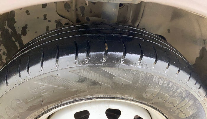 2017 Tata Tiago XM PETROL, Petrol, Manual, 45,332 km, Right Front Tyre Tread