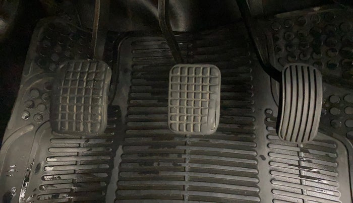 2017 Tata Tiago XM PETROL, Petrol, Manual, 45,332 km, Pedals